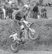  ??  ?? Above left: A big bike in the big class at Brands in 1966 for the 750 cup.