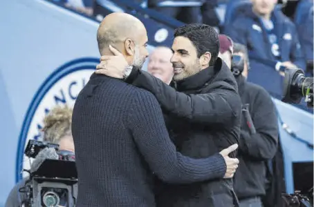  ?? // EFE ?? Guardiola y Arteta librarán en el Etihad mañana domingo una batalla que podría ser decisiva por el título, con permiso del Liverpool