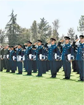  ??  ?? Ceremonia en la Escuela Superior de Guerra.