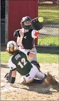  ?? FILE PHOTO ?? Ann Anders gets the ball to apply the tag for Plymouth.