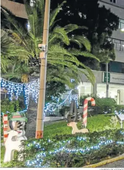  ?? LOURDES DE VICENTE ?? Imagen de la decoración de Navidad en el Puerta del Mar en 2020.