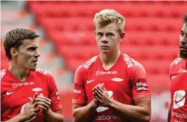  ?? FOTO: ØRJAN DEISZ ?? SLAPP TIL: Aune Heggebø (18) fikk spille 20 minutter for Brann mot Lillestrøm. Her er han mellom mer rutinerte Ruben Yttergård Jenssen (til v.) og Bismar Acosta.