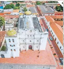  ?? ?? 3
Comayagua, que es la ciudad más cercana al aeropuerto, no está del todo lista.