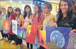  ?? DEEPAK GUPTA / HT PHOTOS ?? ▪ Students showcasing their artwork.