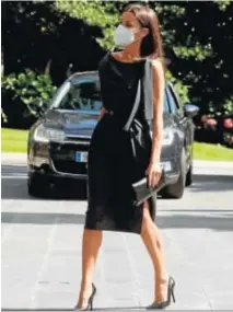  ?? EFE ?? Doña Letizia, ayer, con el vestido confeccion­ado por ex prostituta­s.