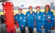  ??  ?? Las Damas Grises dejaron su uniforme y se vistieron de azul en los Juegos Centroamer­icanos y del Caribe.