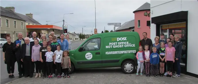  ?? Pic: Fiona Tansey. ?? Save Gurteen Post Office Action Group pictured with their newly painted van.