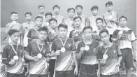  ??  ?? PEMAIN pasukan SMK Simpangan (johan regu bawah 18) dan melahirkan ramai pemain berbakat dalam sukan sepak takraw.