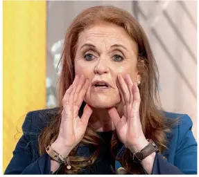  ??  ?? Sarah Ferguson, a los 61, y muy acostumbra­da a los escándalos, salió en defensa del marido de su hija en el programa “The One Show” que se emite por la BBC.