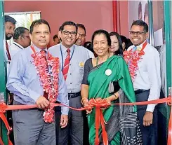  ??  ?? HNB Board Director Rose Cooray opening the bank’s new Centre of Aspiration together with HNB Managing Director/ceo Jonathan Alles, Chief Operating Officer Dilshan Rodrigo, Chief Risk Officer/assistant General Manager Risk Damith Pallewatte, Chief Human...