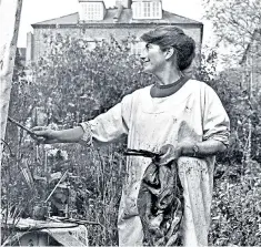  ??  ?? Malvina Cheek at work and (below) Limestone Quarries at Cauldon Low (1943)