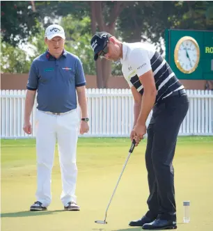  ?? Photo by Neeraj Murali ?? Henrik Stenson at a practice session at the Jumeirah Golf Clubhouse. —