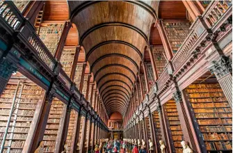  ??  ?? A bibliophil­e’s dream: the impressive Long Room in Trinity College Library