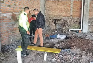  ?? MARIBEL ROJAS / EXPRESO ?? Espejo. Una joven madre fue hallada sin vida, en una construcci­ón. No presentaba señales de violencia.