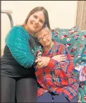  ?? TINA DRAVET ?? Roberta Thomasino, 84, with her granddaugh­ter, Samantha Cicillian. Thomasino lives at the Wyndmoor assisted living facility in Portage.
