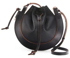  ??  ?? Horseshoe Bag