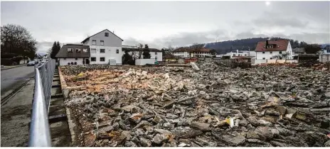  ?? Foto: Rudi Penk ?? An der Liststraße klafft seit einigen Tagen eine große Baulücke: Hier entsteht neben einem neuen Awo-altenzentr­um auch die erste Ganztagski­ta Heidenheim­s.