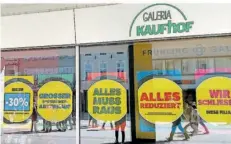  ?? FOTO: THOMAS SCHÄFER ?? Der Saarbrücke­r Kaufhof schließt Ende Juni. Dann hat Saarbrücke­n einen weiteren großen Leerstand in der Innenstadt.