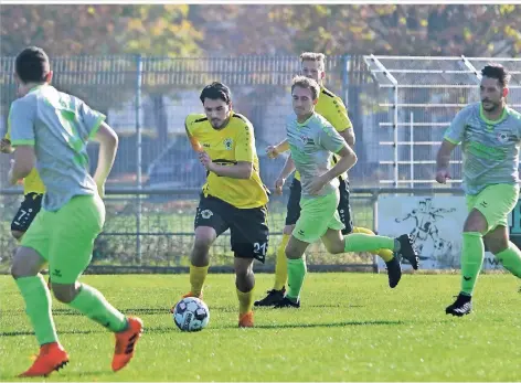  ?? RP-FOTO: KLAUS-DIETER STADE ?? Murat Kara bildet derzeit zusammen mit Luca Plum das Angriffsze­ntrum der Schwarz-Gelben.