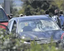  ?? (Photo AFP) ?? La BMW série  – ayant servi à l’attentat contre les militaires à Levallois-Perret – intercepté­e par les policiers de la BRI, hier, sur l’autoroute A dans le Pas-de-Calais.
