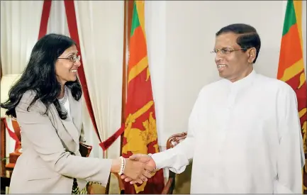  ??  ?? US Assistant Secretary of State for South Asia Nisha Biswal calls on President Maithripal­a Sirisena at the Presidenti­al Secretaria­t.