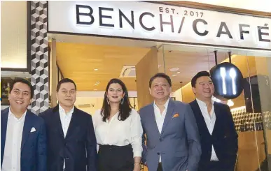  ?? Photo by WALTER BOLLOZOS ?? Bryan Lim, Ben Chan, Mariana Zobel , Rikki Dee and Eric Dee at the opening of Bench Cafe in Greenbelt 3.