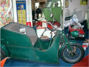  ??  ?? BELOW RIGHT: FN sidecar outfit – look closely at the front suspension...
BELOW: Motorcycle­based trike is a bit different.