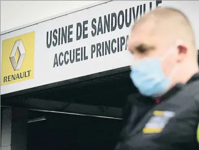  ?? LOU BENOIST / AFP ?? Reabrió ayer la factoría de Renault en Sandouvill­e, cerrada por temor al contagio