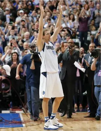  ?? TONY GUTIERREZ/THE ASSOCIATED PRESS ?? Dirk Nowitzki’s one-footed fadeaway is one of the toughest shots to stop in basketball.