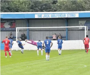  ?? Frank Crook ?? Lee Gaskell’s penalty is saved by Cameron Terry