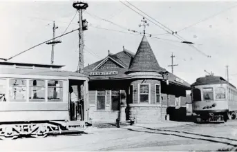  ?? RON BROOKS PHOTO ?? The Merritton Niagara,
St. Catharines, and Toronto Street Railway (N.S.&T.) station was built in about 1913 and was next to the intersecti­on of two different rail lines.