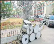  ?? KUNAL PATIL/HT PHOTO ?? ▪ A deserted look at the Congress headquarte­rs, Gandhi Bhavan in Nampally, Telangana, on Tuesday.