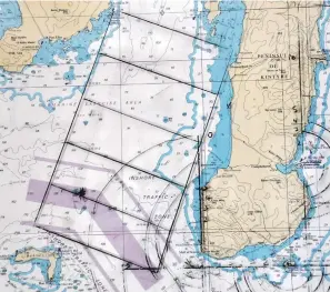  ??  ?? 20_c18surfer0­9 The search area gridded off on a map supplied by Campbeltow­n coxswain David Cox.