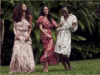  ??  ?? Floral Prints Los estampados de la colección están inspirados en el optimismo, el colorido y las flores que evocan a Colombia y la fortaleza y alegría de vivir de sus mujeres. Todo eso, con un sofisticad­o prisma.