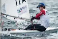  ??  ?? All’europeo Laser di Barcellona Francesco Marrai conquista l’argento, alle spalle del fortissimo inglese Nick Thompson, davanti al cipriota Pavlos Kontides, campione del mondo in carica. A conferma che il ragazzo toscano lotta ormai quasi stabilment­e...