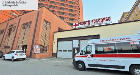  ?? (nella foto: l’ospedale San Matteo) ?? I soccorsi
Il medico di famiglia 65enne esercita a Pieve Porto Morone e Chignolo Po; la moglie pediatra, 57 anni, sarebbe stata contagiata nella zona di Codogno