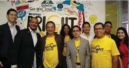  ??  ?? (From left) IBM Malaysia digital business group Ken Vi Lim, MaGIC chief executive officer (CEO) Datuk Ashran Ghazi, Mesiniaga chairman and CEO Datuk Wan Mohd Fusil, Maria Aloysius of Mesiniaga Bright Side Innovation Lab, Mesiniaga head of strategic...