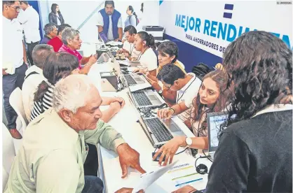  ?? EL UNIVERSAL ?? A LA ESPERA. El Presidente Andrés Manuel López Obrador presentó una reforma al sistema de pensiones, pero está en análisis en el Congreso de la Unión.