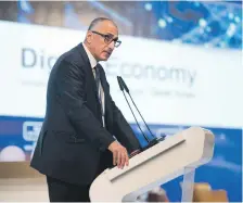  ?? Reem Mohammed / The National ?? Egyptian central bank governor Tarek Amer speaks at a conference in Abu Dhabi yesterday