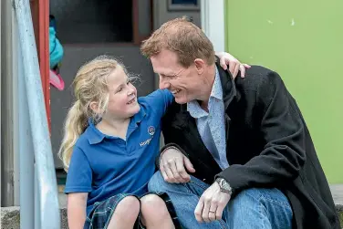  ?? PHOTO: STACY SQUIRES/STUFF ?? Kevin ‘‘Chalky’’ Carr and 7-year-old Isla Lunn spend a bit of time together at her school.