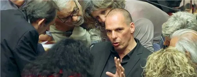  ??  ?? Il profilo Il ministro delle Finanze greco Yanis Varoufakis ieri in Parlamento ad Atene