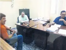  ??  ?? TÉCNICO. Vargas estuvo ayer en sede de la Comisión de Disciplina.