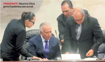  ??  ?? PRESIDENTE. Mauricio Oliva generó polémica con su tuit.