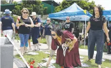  ?? Picture: Tertius Pickard ?? Members of the public gather at a Red Rose Foundation rally to remember Wendy Sleeman.