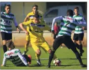  ?? (Photo Laurent Martinat) ?? Malgré une bonne entame, les Hyérois se sont inclinés face à une équipe de Sète beaucoup plus concernée.