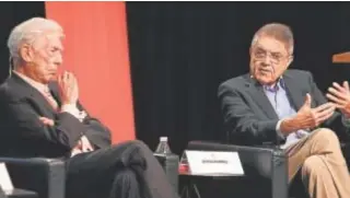 ?? // TANIA SIEIRA ?? Vargas Llosa, con Sergio Ramírez durante el homenaje
