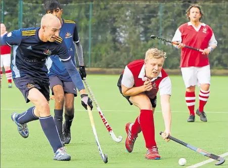  ?? Pictures: Andy Jones FM28697987, FM28697982, FM28697985 ?? Sutton Valence 3rds’ Reuben Collingwoo­d, above, Chris Jackson, top right, and Rob Cockayne, right, in action against Old Williamson­ians 5ths on Saturday