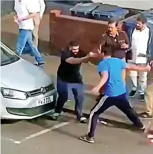  ?? ?? Footage of the fight was captured on a phone as Labour canvassed the area