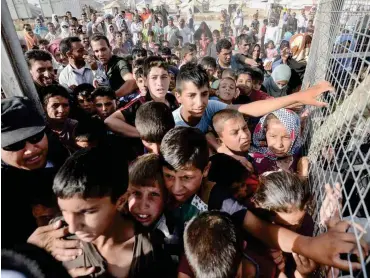  ?? Foto: AFP/Mohamed al-Shahed ?? Im Flüchtling­slager Hassan Sham, 30 Kilometer östlich von Mossul am 10. Juni