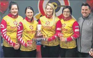  ?? CHARLES REID/ THE GUARDIAN ?? The Robyn MacPhee from the Charlottet­own Curling Complex rink display their P. E. I. Scotties Tournament of Hearts trophy after a 6- 2 win over the Lauren Lenentine foursome Sunday in Cornwall. The MacPhee rink includes, from left, skip Robyn MacPhee,...